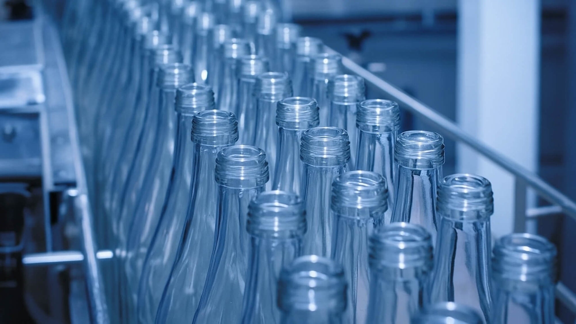 Mikroplastik auch in Glasflaschen - die unsichtbare Gefahr