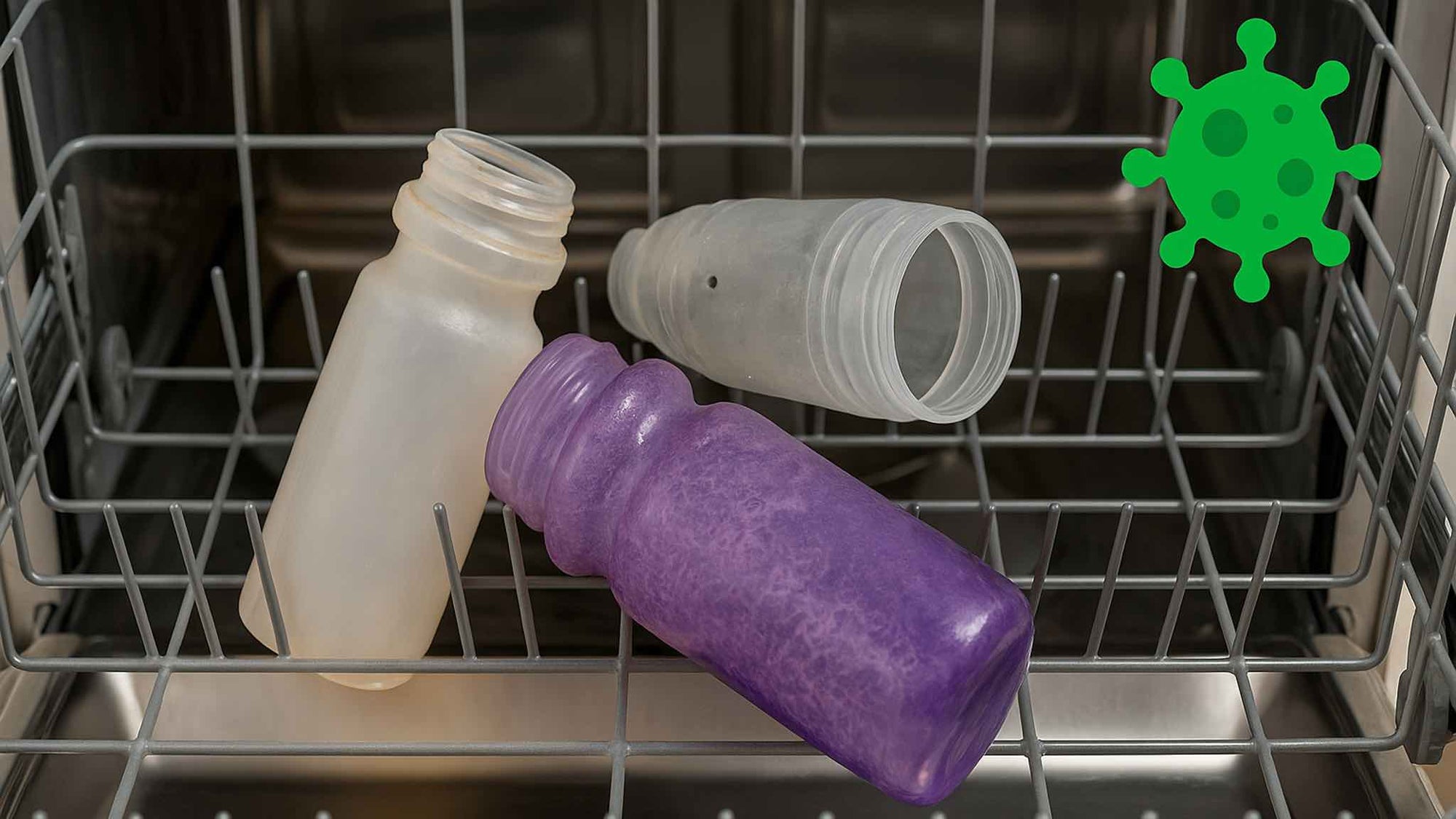 Schockierende Ergebnisse: Was beim Spülen aus deiner Plastikflasche kommt